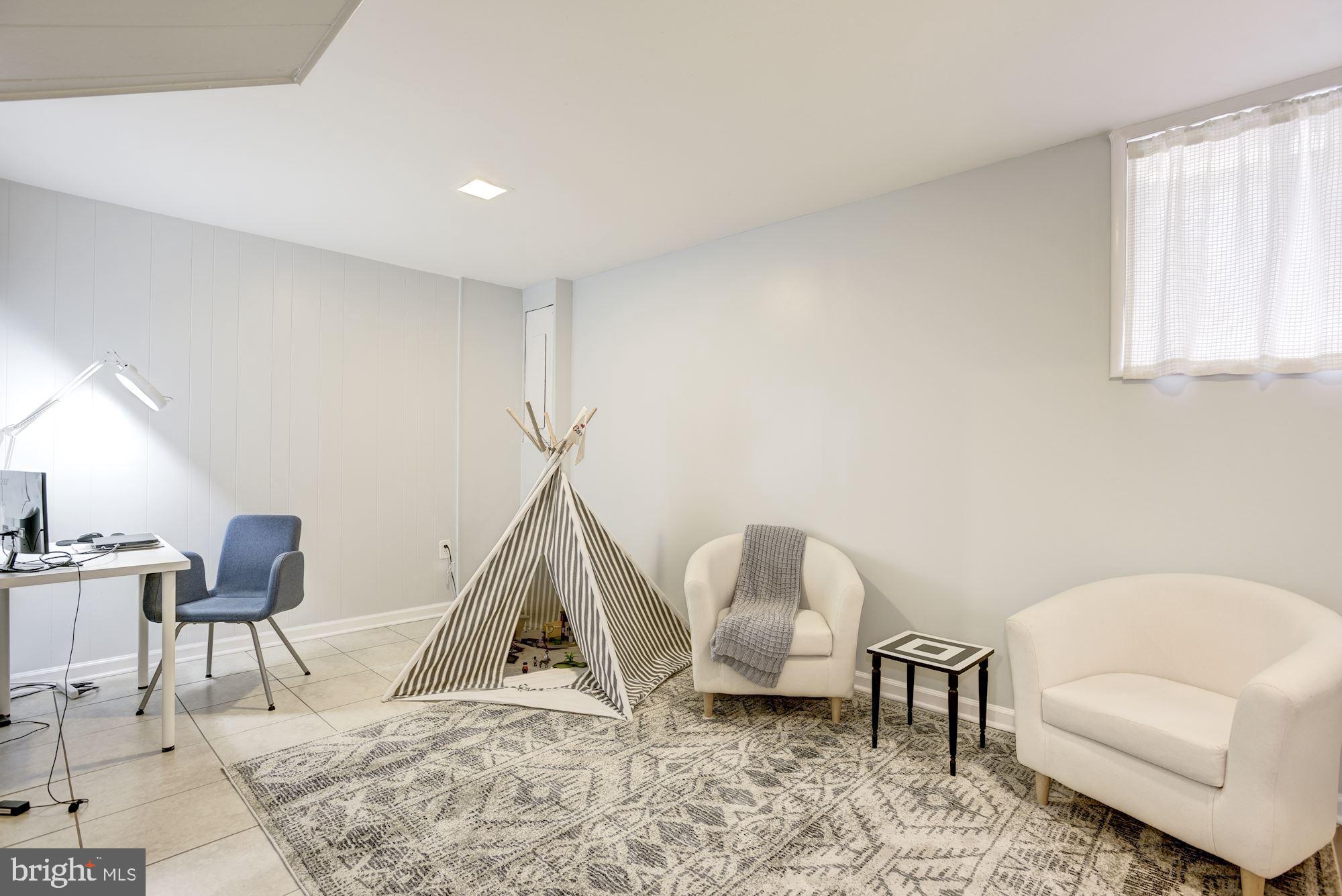 2454 Cloudcroft Square Reston, VA 20191 - Photo 18 of 29 Lower level Bedroom #4