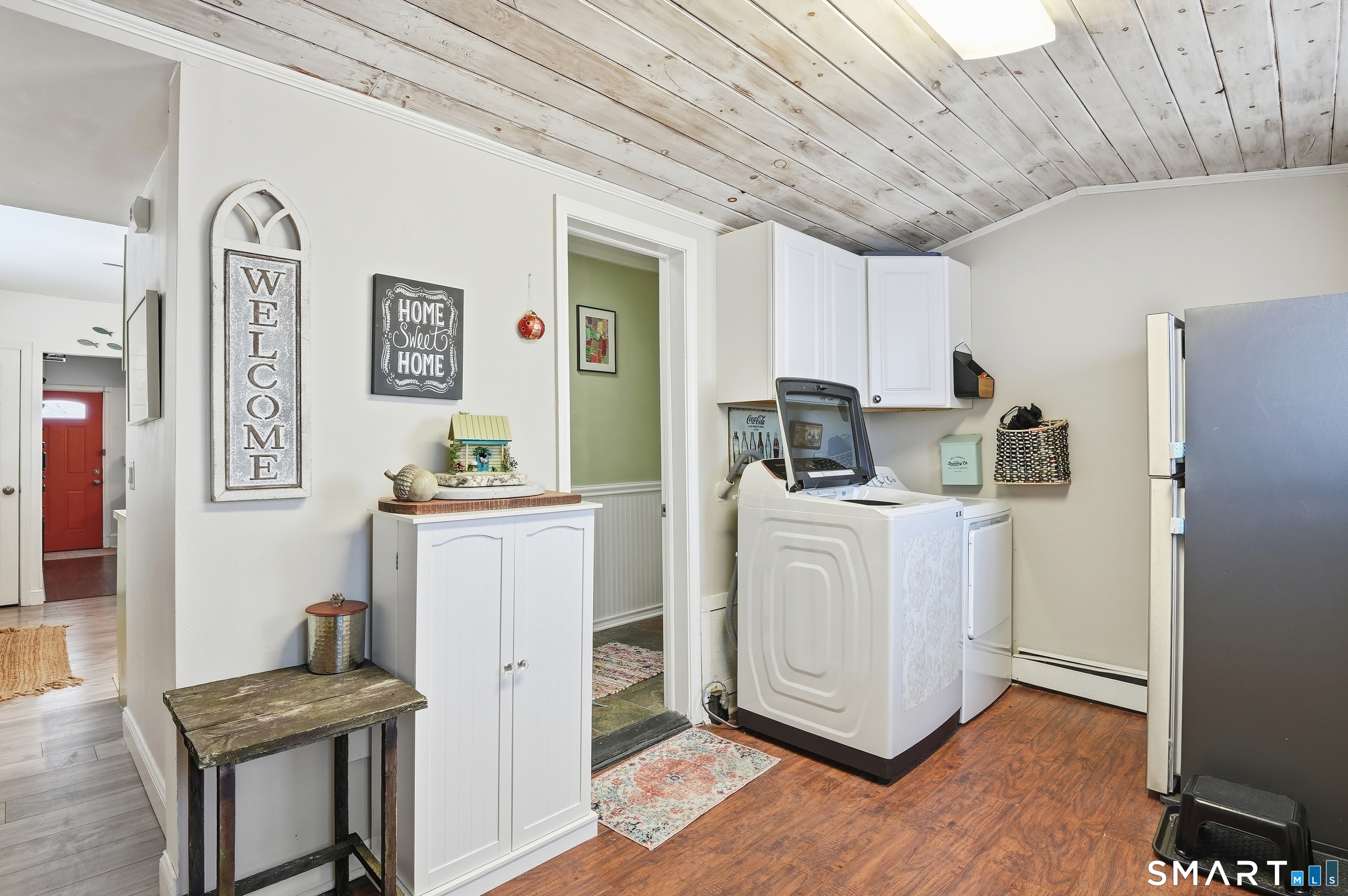 944 Longbrook Avenue Stratford, CT 06614 - Photo 12 of 32