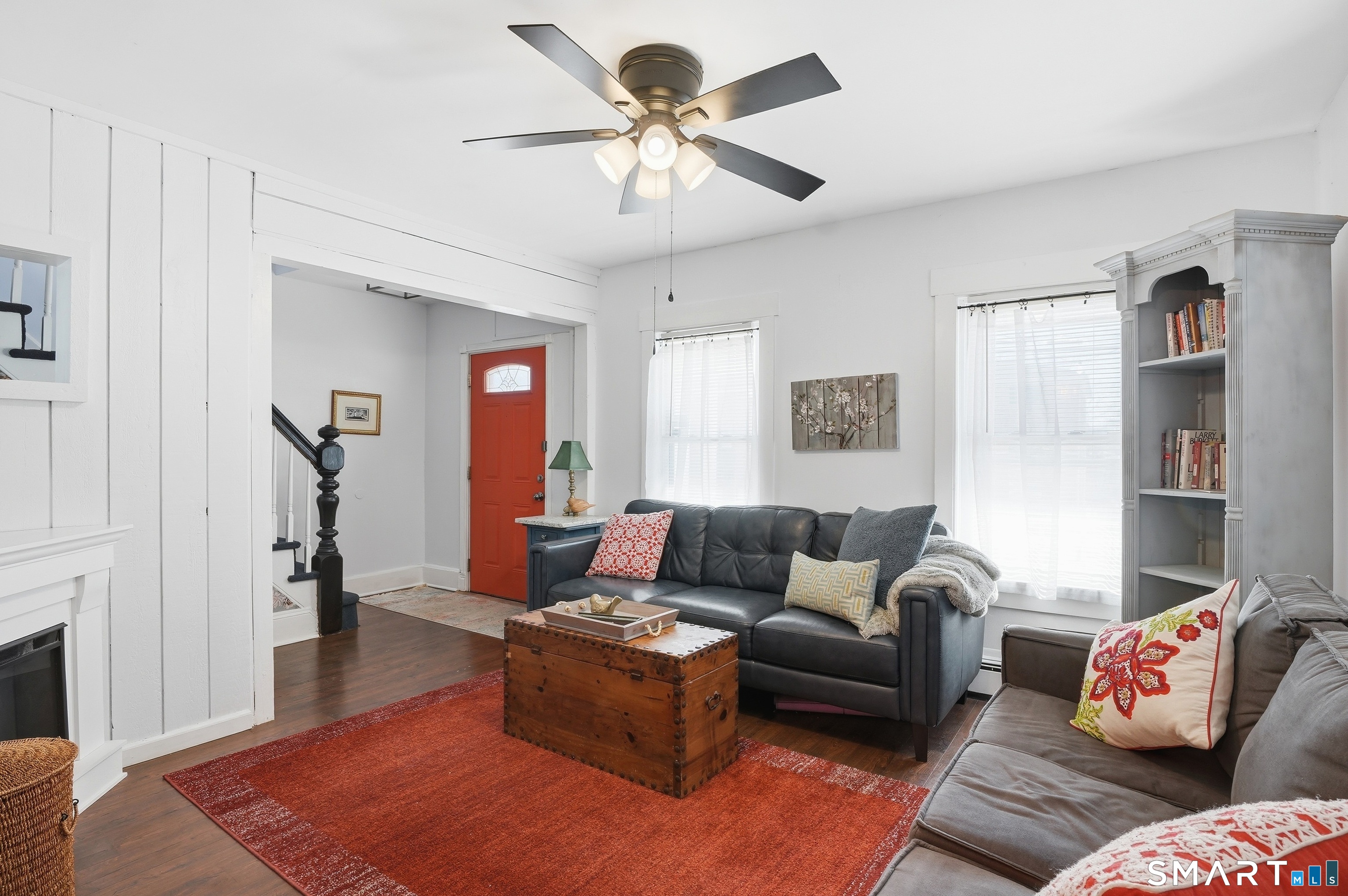 944 Longbrook Avenue Stratford, CT 06614 - Photo 4 of 32