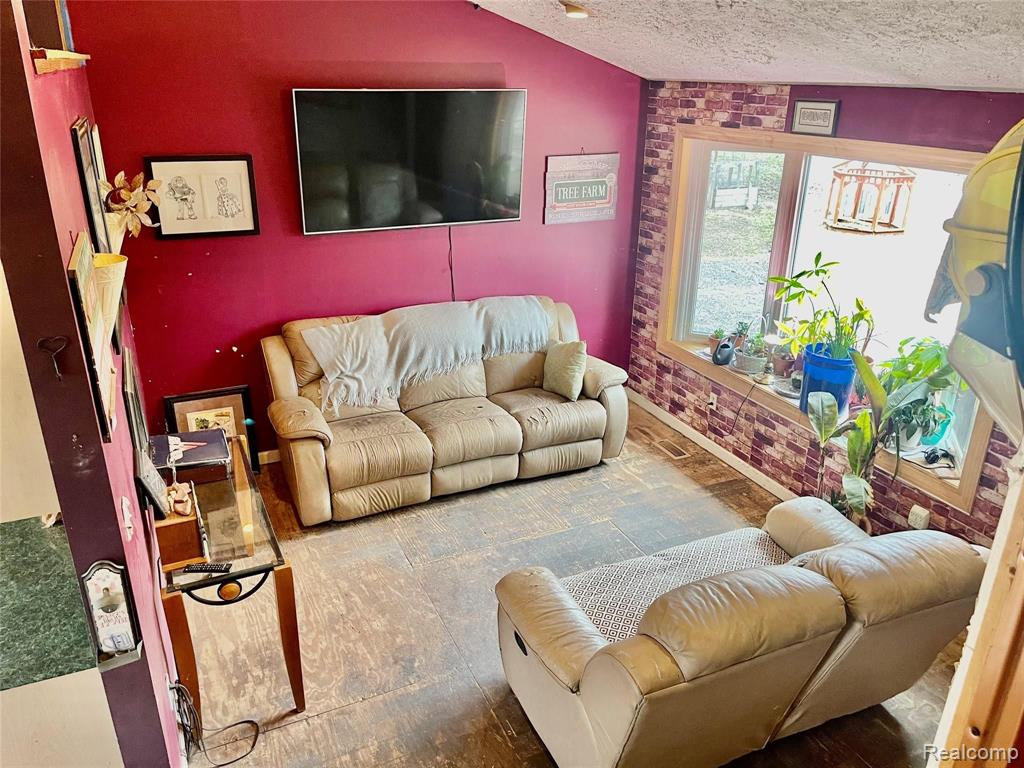 3423 Fisher Road Howell, MI 48855 - Photo 17 of 32