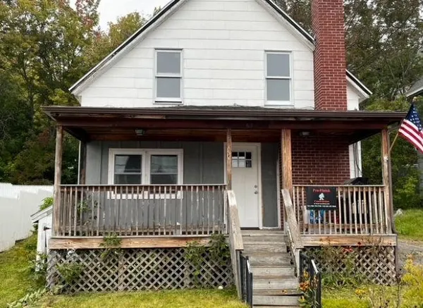 $72,900 | 617 4th Avenue, Berlin, NH 03570