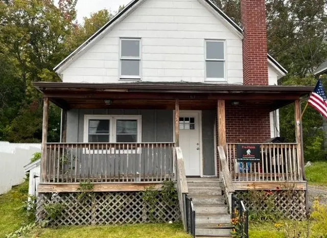 $72,900 | 617 4th Avenue, Berlin, NH 03570