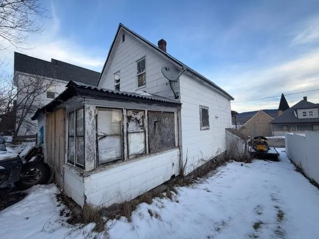 $72,900 | 617 4th Avenue, Berlin, NH 03570