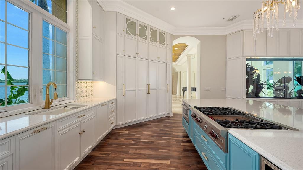 1356 Point Crisp Road Sarasota, FL 34242 - Photo 27 of 55 Gallery Image 27