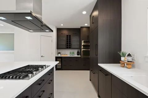 $890,000 | 10408 Loring Drive, Austin, TX 78750