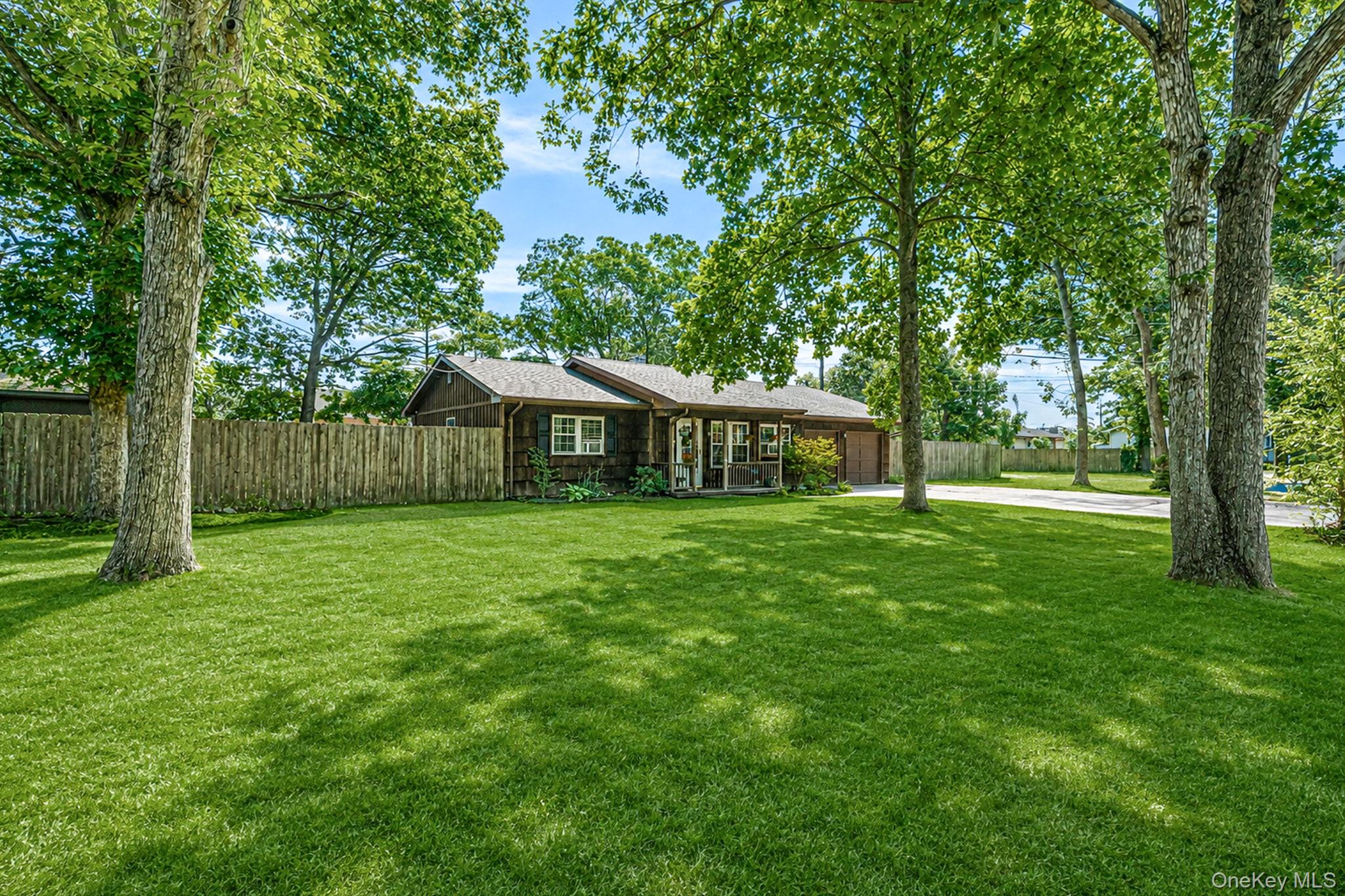 21 Windus Road Shirley, NY 11967 - Photo 3 of 29 Gallery Image 3