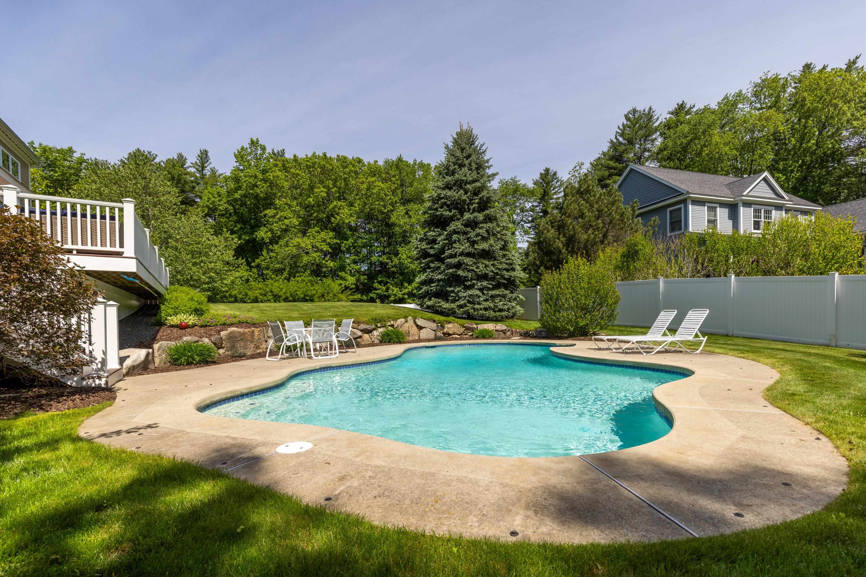 8 Heron Way Stratham, NH 03885 - Photo 10 of 52