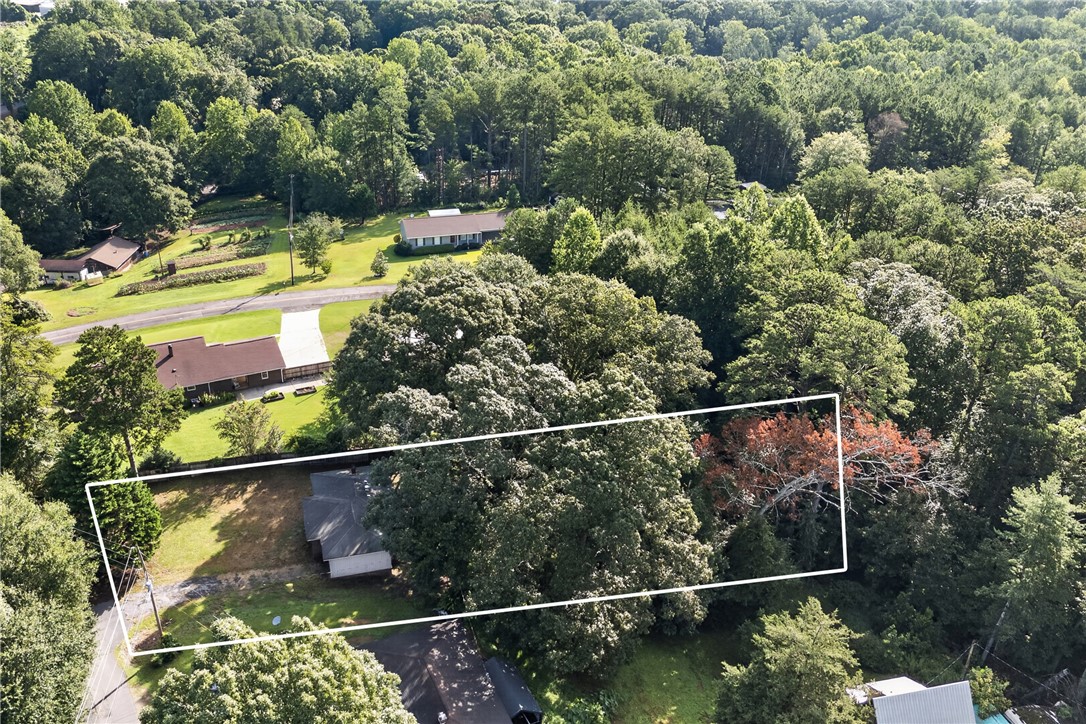676 Marcengill Road Westminster, SC 29693 - Photo 26 of 32 Mature trees surround this private property nestled in a quiet, established neighborhood.