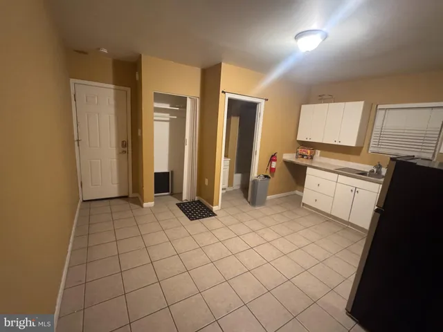 $1,000 | 410 Barbadoes Street, Unit C, Norristown, PA 19401