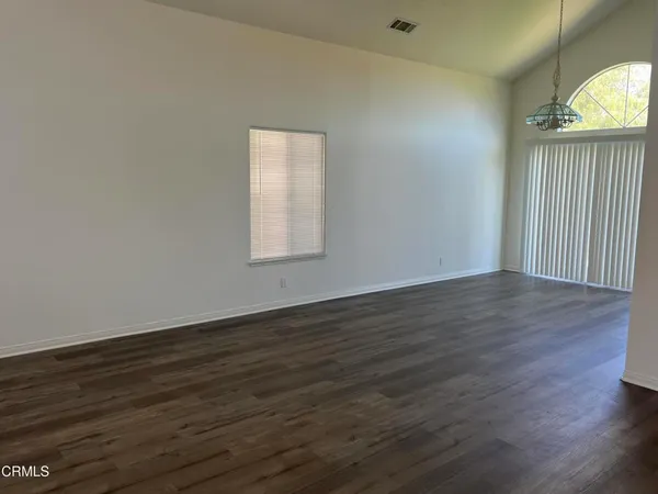 $4,400 | 1830 Zircon Avenue, Oxnard, CA 93030