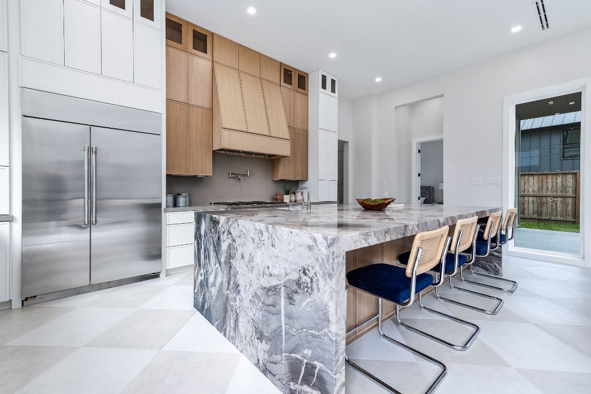 408 West 30th Street Houston, TX 77018 - Photo 13 of 44