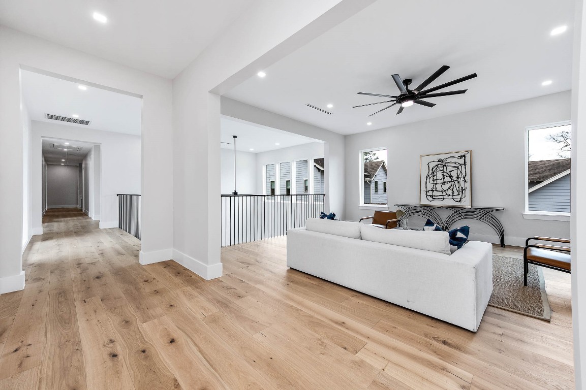 408 West 30th Street Houston, TX 77018 - Photo 21 of 44