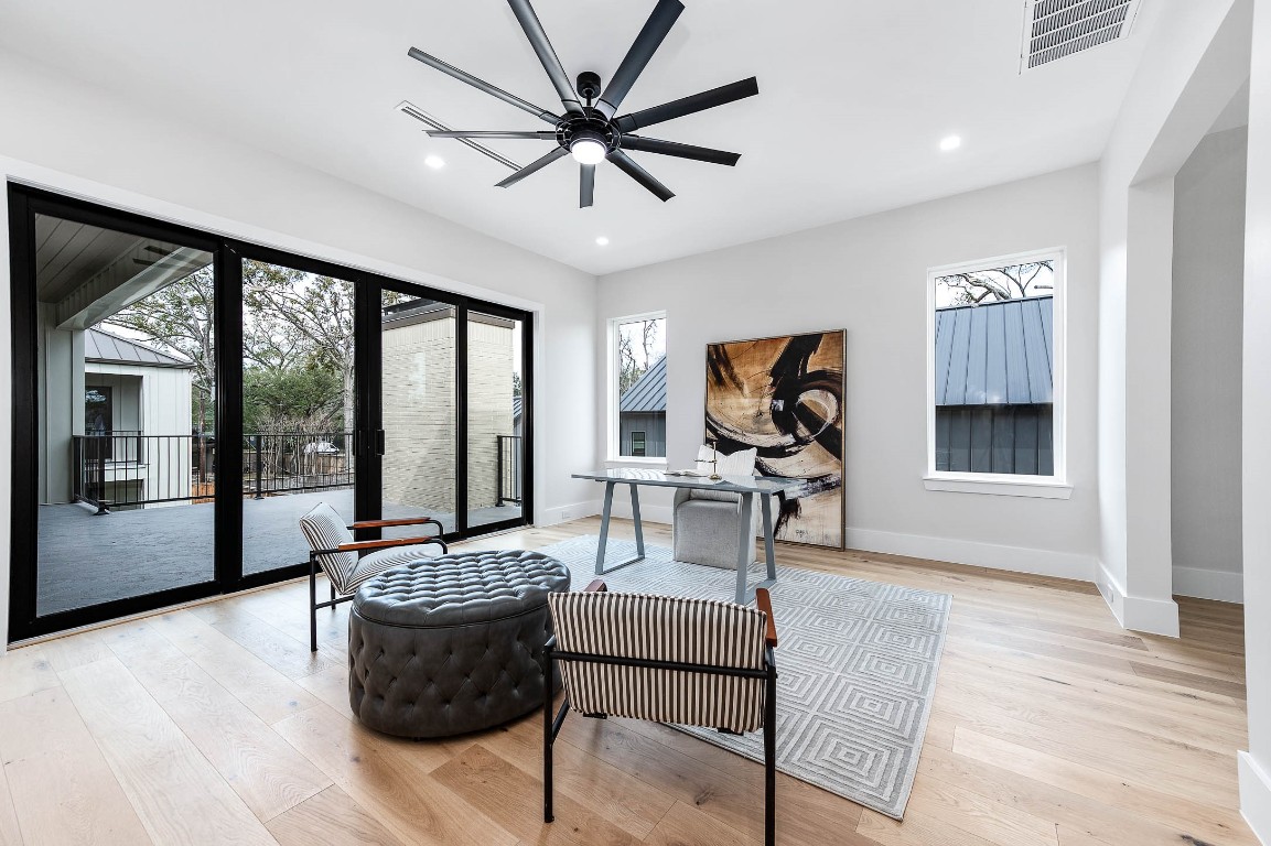 408 West 30th Street Houston, TX 77018 - Photo 29 of 44