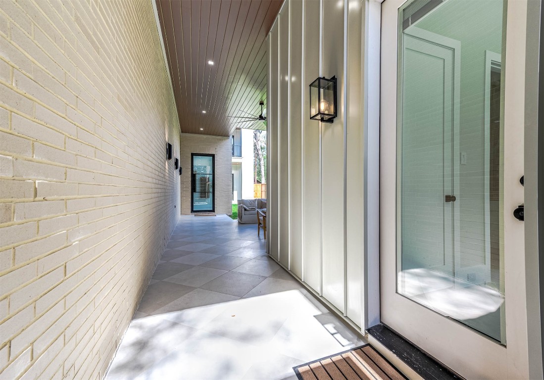 408 West 30th Street Houston, TX 77018 - Photo 3 of 44