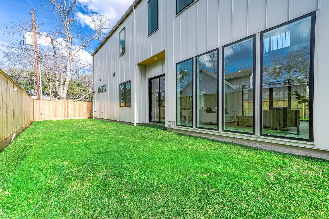 408 West 30th Street Houston, TX 77018 - Photo 39 of 44