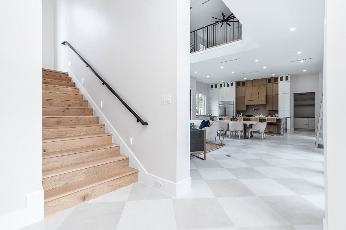 408 West 30th Street Houston, TX 77018 - Photo 9 of 44