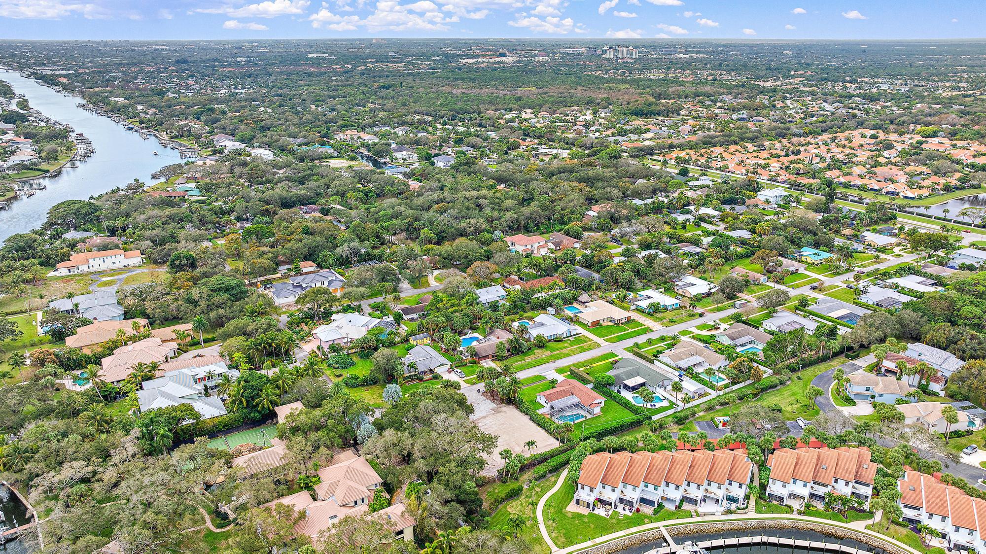 2267 Windsor Road Palm Beach Gardens, FL 33410 - Photo 13 of 17 a view of a city