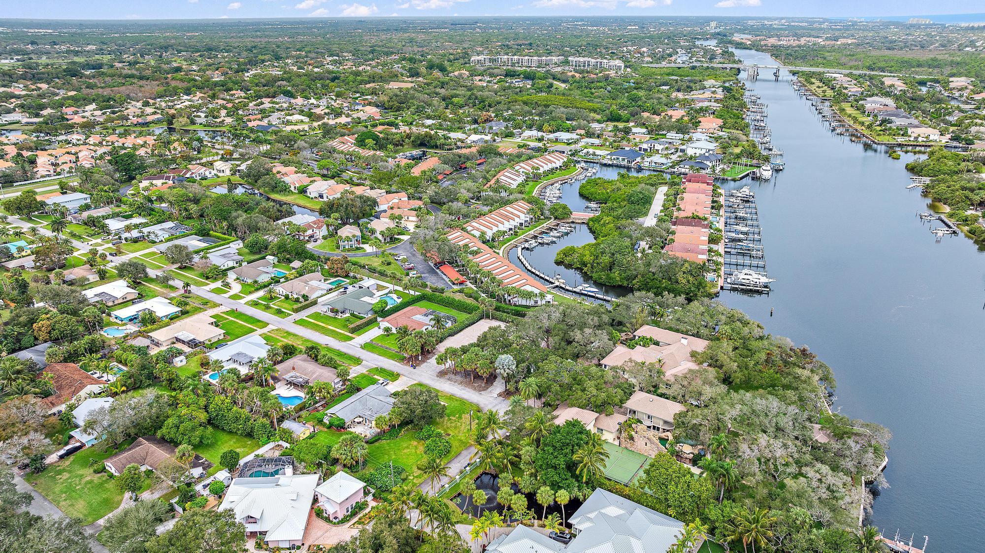 2267 Windsor Road Palm Beach Gardens, FL 33410 - Photo 15 of 17 view of city and ocean