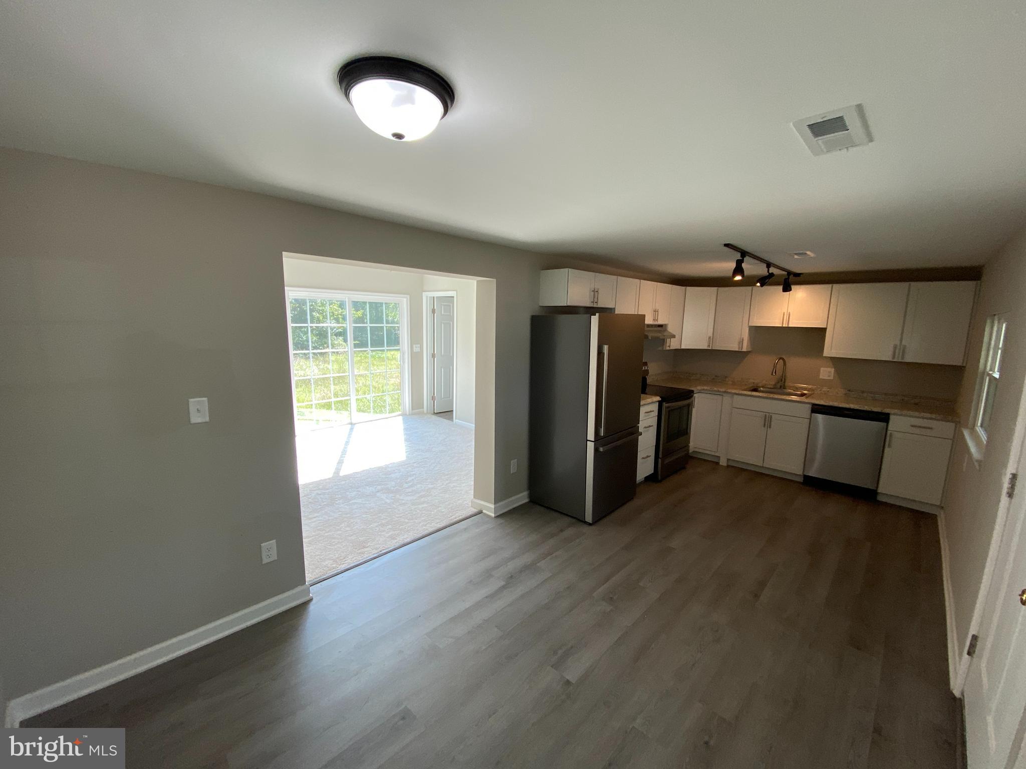 10712 Leavells Road Fredericksburg, VA 22407 - Photo 5 of 37