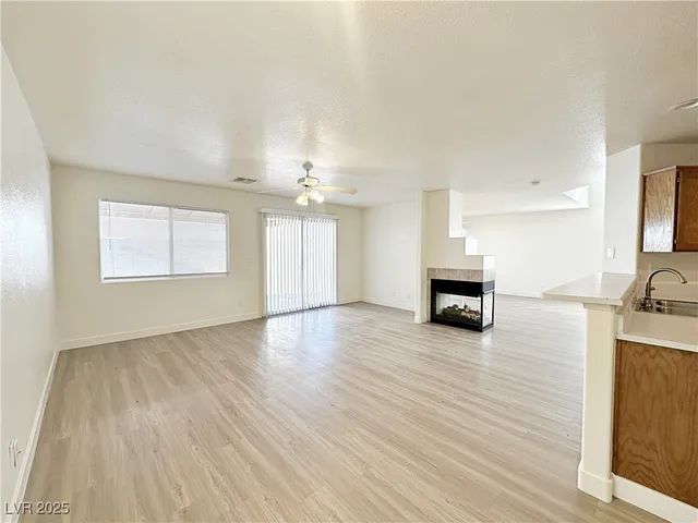 $2,190 | 9416 Moon Splash Court, Las Vegas, NV 89129