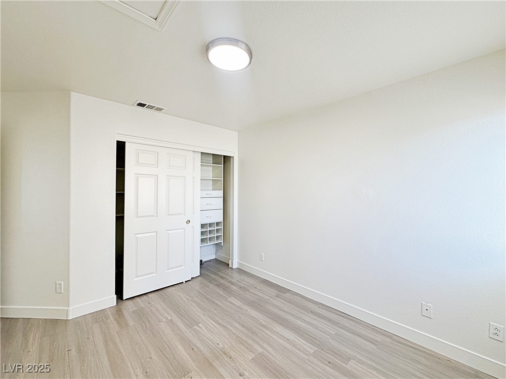 9416 Moon Splash Court Las Vegas, NV 89129 - Photo 30 of 47 Upstairs secondary bedroom 2