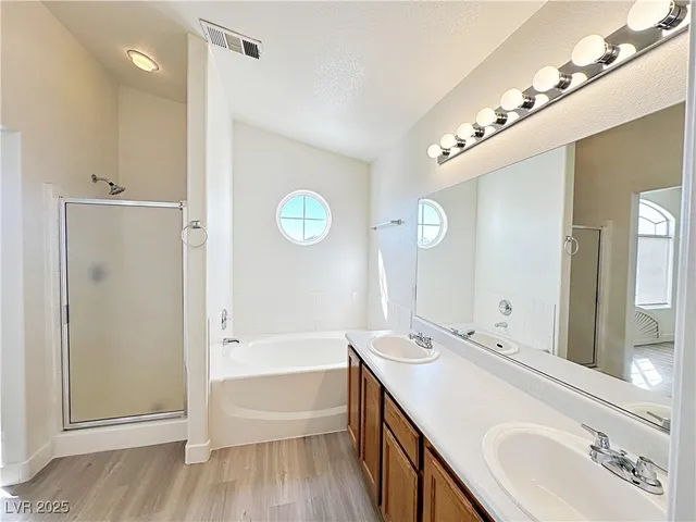 $2,190 | 9416 Moon Splash Court, Las Vegas, NV 89129