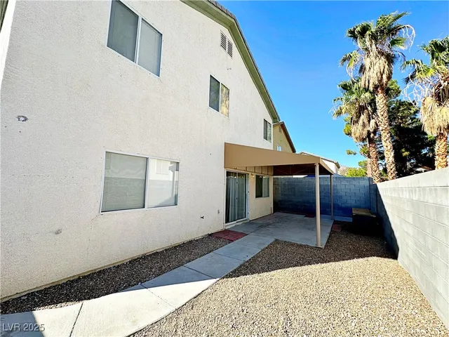 $2,190 | 9416 Moon Splash Court, Las Vegas, NV 89129