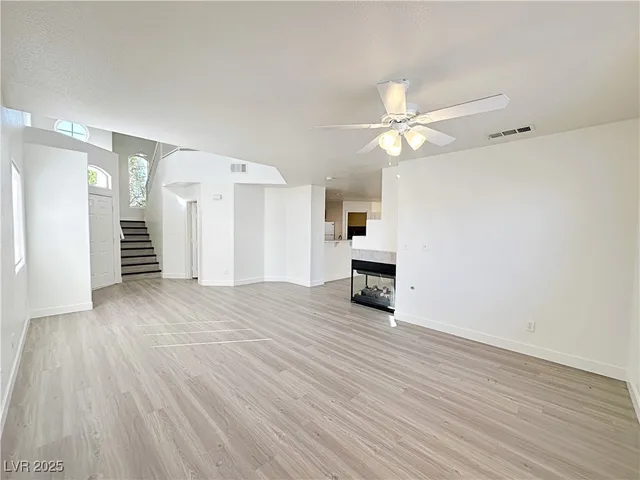 $2,190 | 9416 Moon Splash Court, Las Vegas, NV 89129