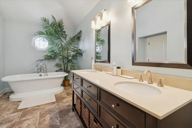 $519,000 | 836 Bonnie Brae Lane, Bolingbrook, IL 60440