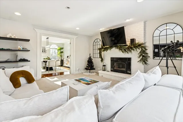 $519,000 | 836 Bonnie Brae Lane, Bolingbrook, IL 60440