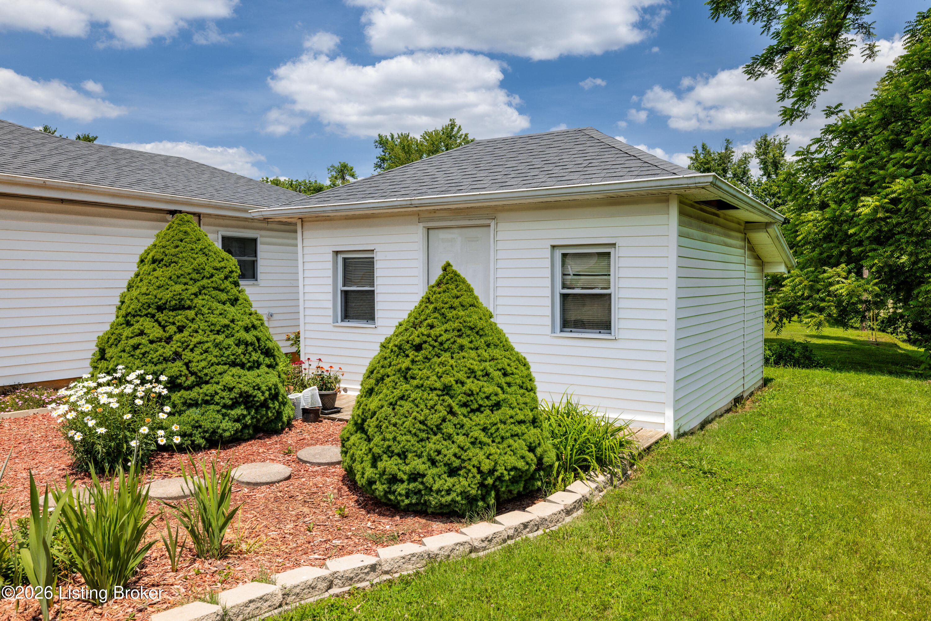 828 West Elm Road Radcliff, KY 40160 - Photo 26 of 36 BO0A5277