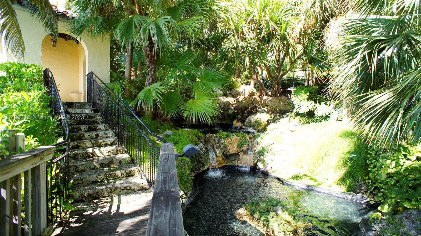 1643 Brickell Avenue Miami, FL 33129 - Photo 4 of 4 a view of a garden