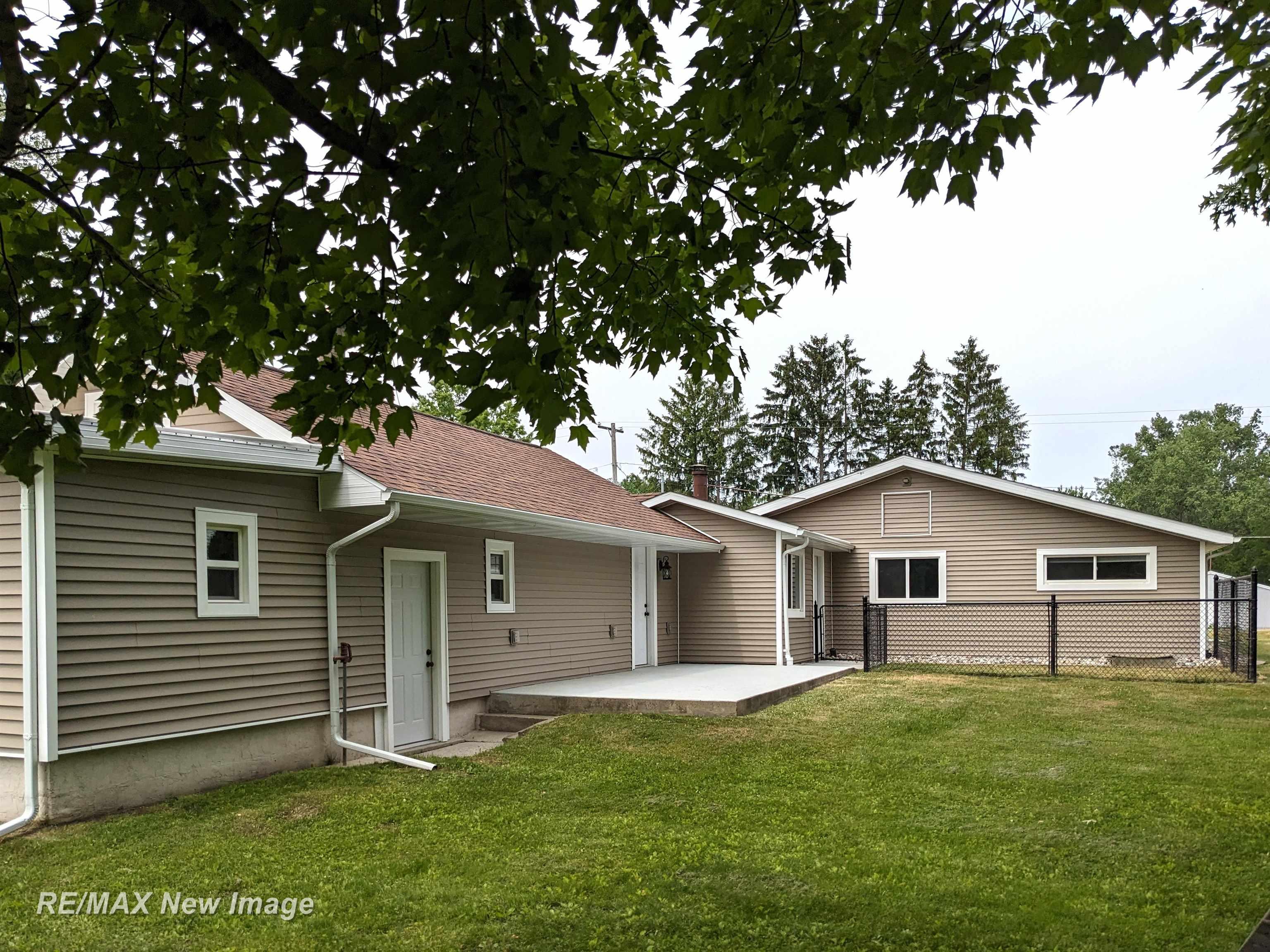 3236 East Moore Road Birch Run, MI 48415 - Photo 14 of 36 Gallery Image 14