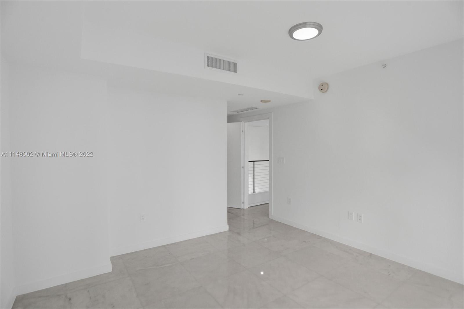 200 Biscayne Blvd Way, Unit 1403 Miami, FL 33131 - Photo 48 of 67 a view of room
