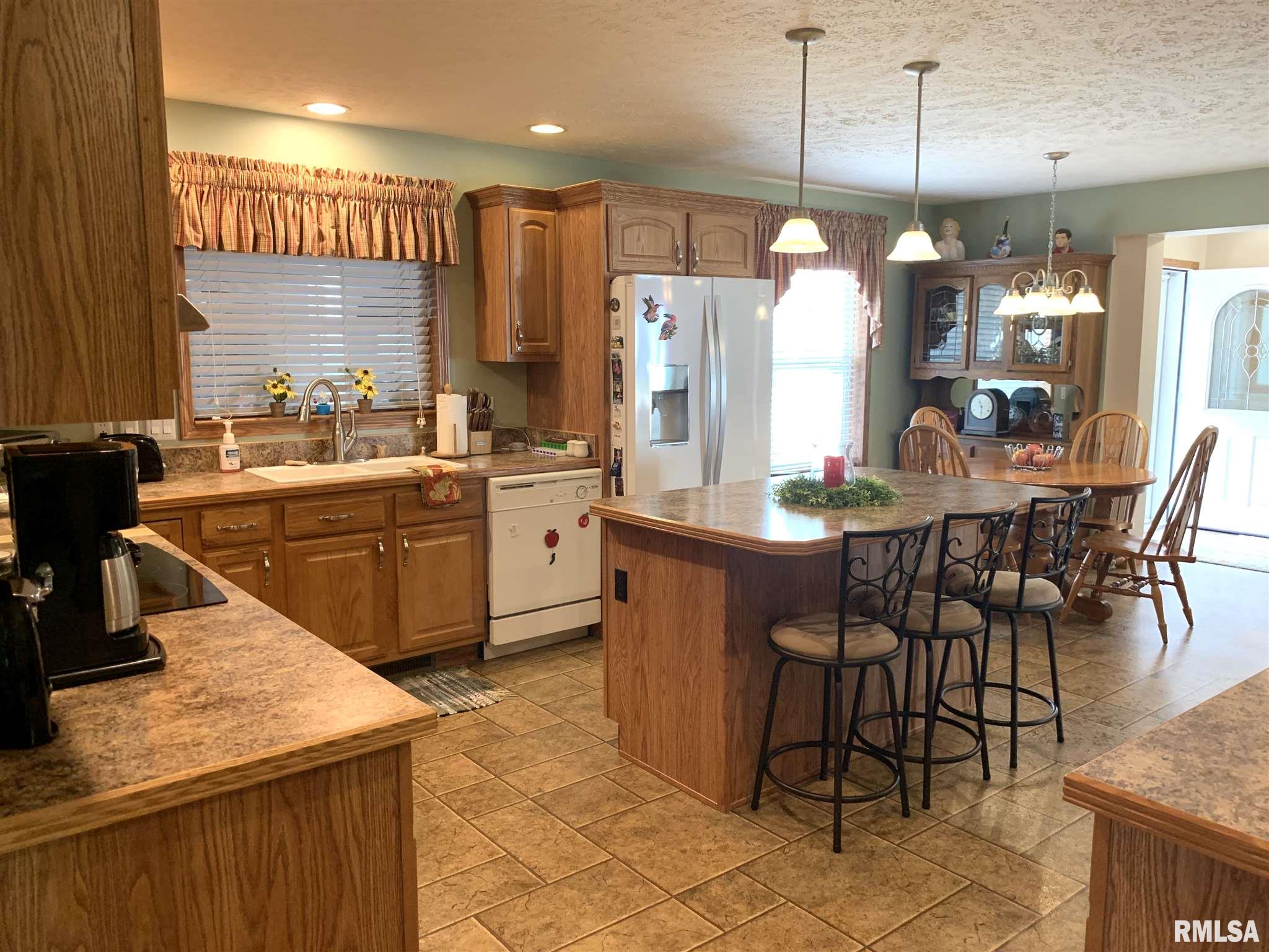 2800 Vía Rosso, Unit 5 Springfield, IL 62703 - Photo 17 of 40