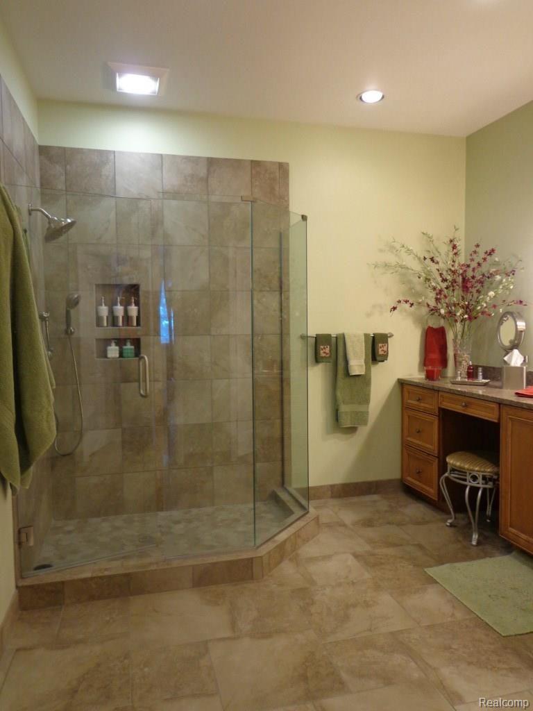 857 Garnet Court Rochester, MI 48306 - Photo 12 of 19 Master Shower.