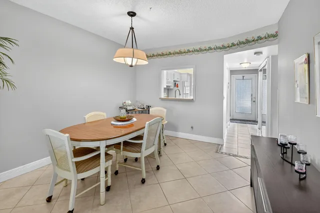 $2,000 | 2860 Southwest 22nd Avenue, Unit 4030, Delray Beach, FL 33445