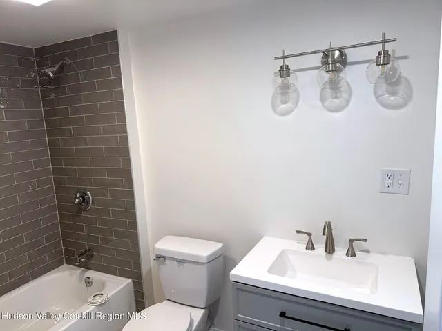 $795,000 | 16 Trinity Place, Rhinebeck, NY 12572