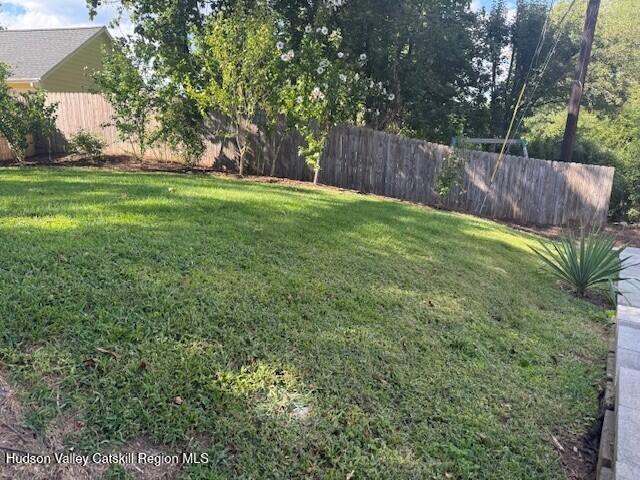 16 Trinity Place Rhinebeck, NY 12572 - Photo 38 of 42 right side yd