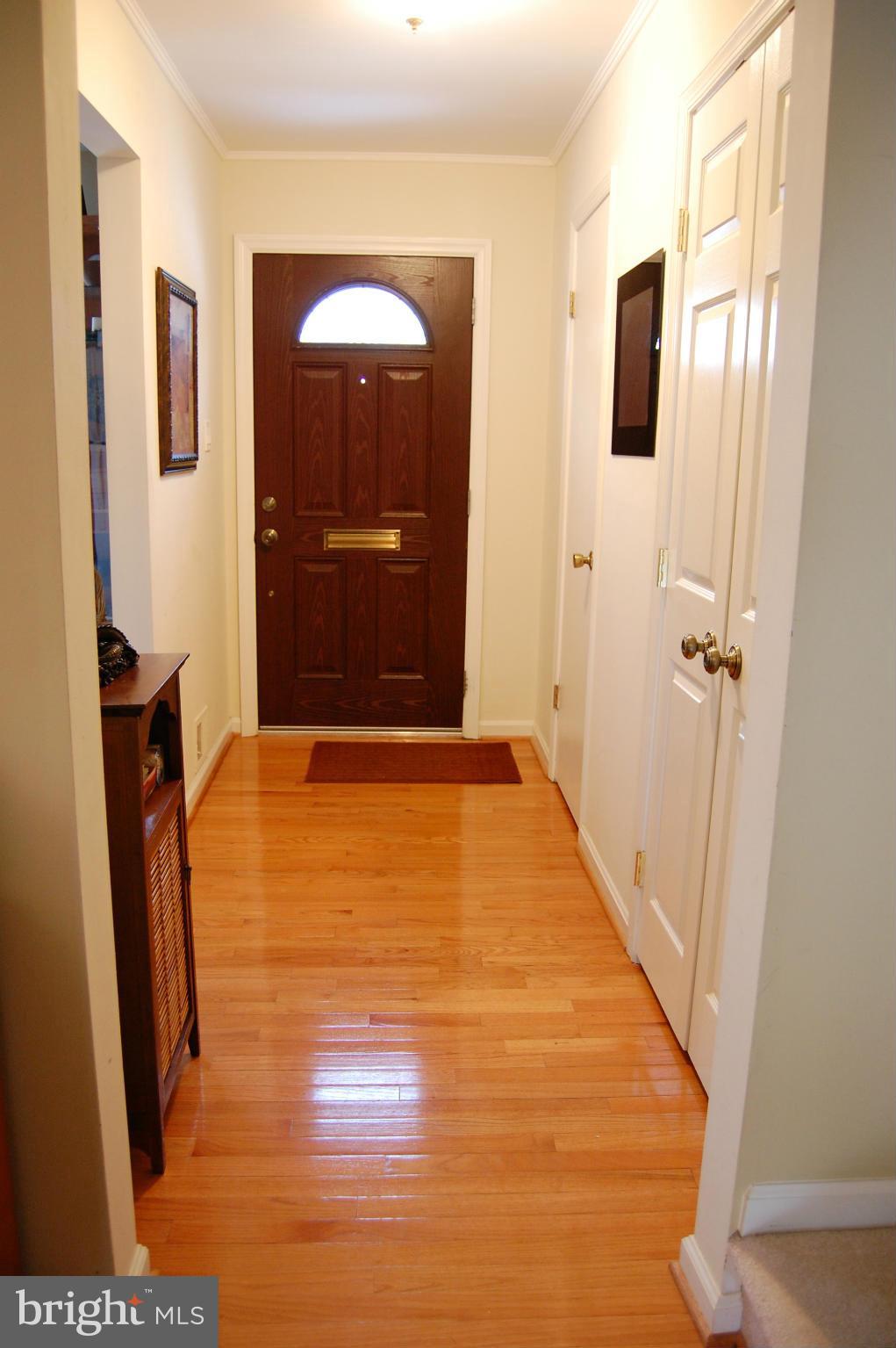 2414 Albot Road Reston, VA 20191 - Photo 2 of 27 Interior (General)
