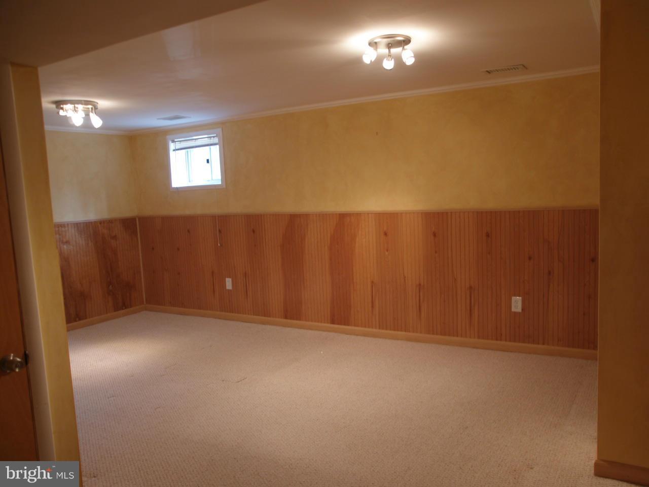 2414 Albot Road Reston, VA 20191 - Photo 22 of 27 Family Room