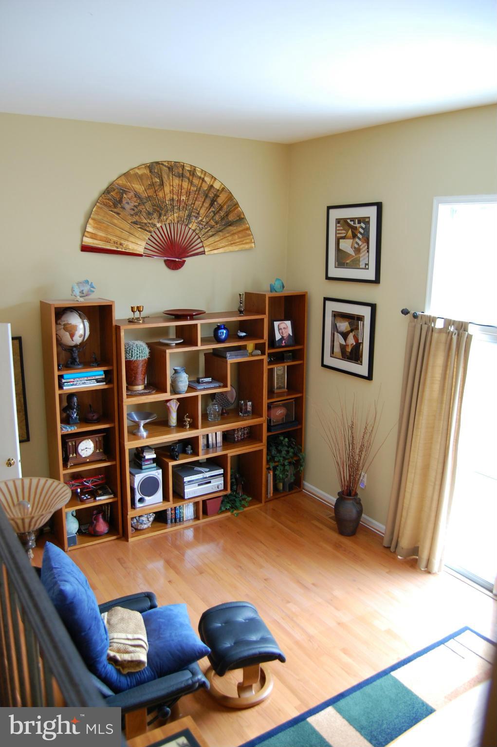 2414 Albot Road Reston, VA 20191 - Photo 10 of 27 Living Room