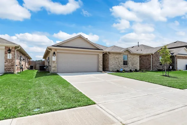 $1,825 | 18644 Swainboro Drive, New Caney, TX 77357