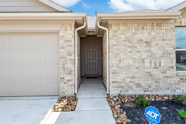 $1,825 | 18644 Swainboro Drive, New Caney, TX 77357