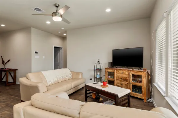 $1,825 | 18644 Swainboro Drive, New Caney, TX 77357