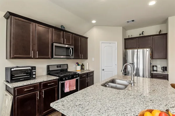 $1,825 | 18644 Swainboro Drive, New Caney, TX 77357