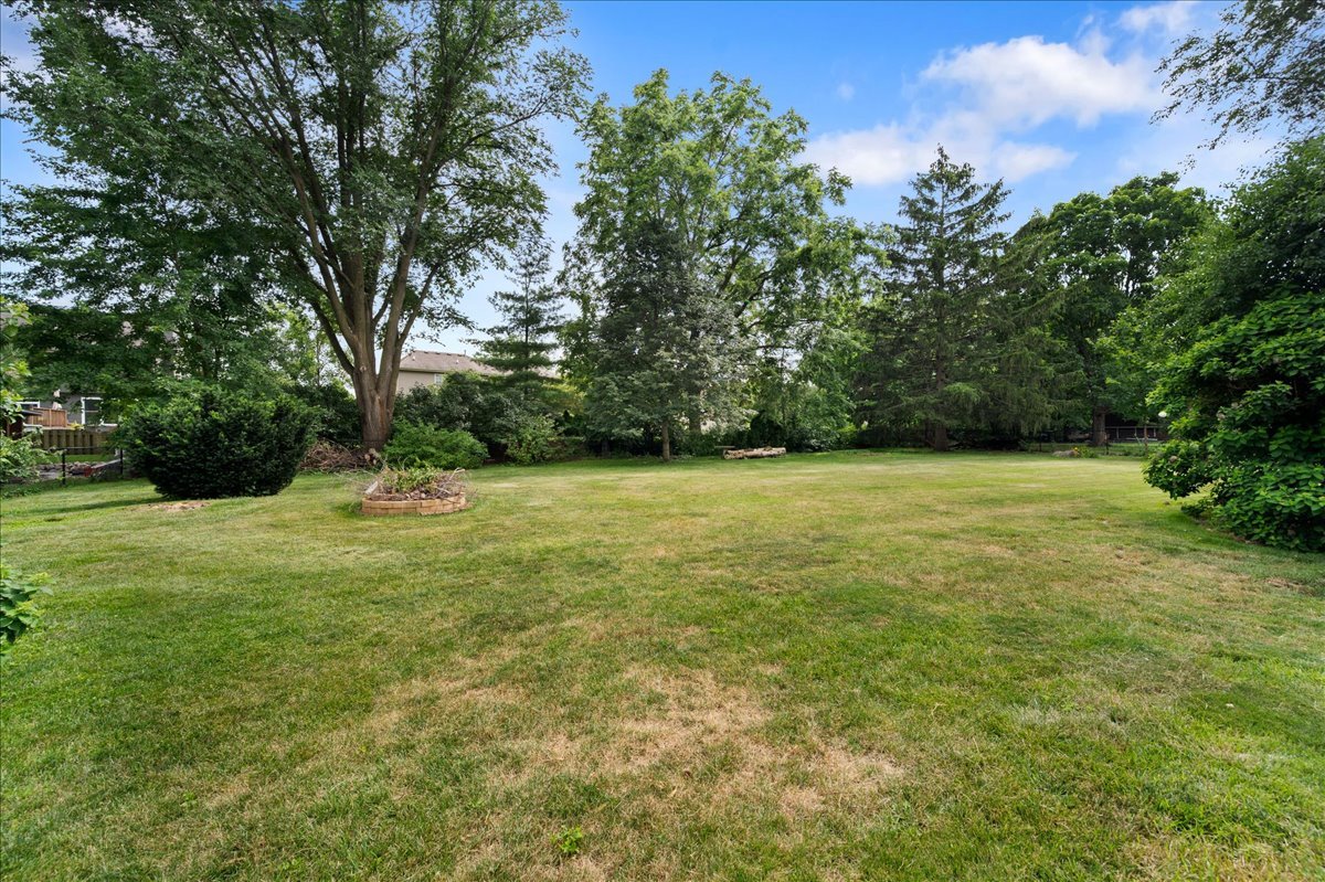 42W875 Wheeler Road Sugar Grove, IL 60554 - Photo 18 of 19 Gallery Image 18