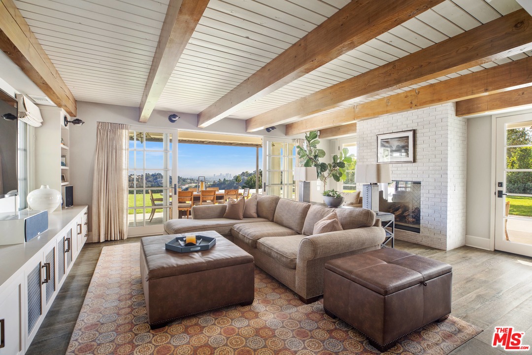 1126 Stradella Road Los Angeles, CA 90077 - Photo 15 of 40