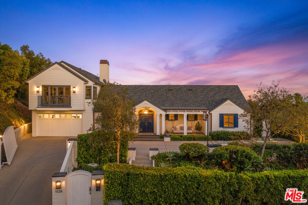 1126 Stradella Road Los Angeles, CA 90077 - Photo 3 of 40