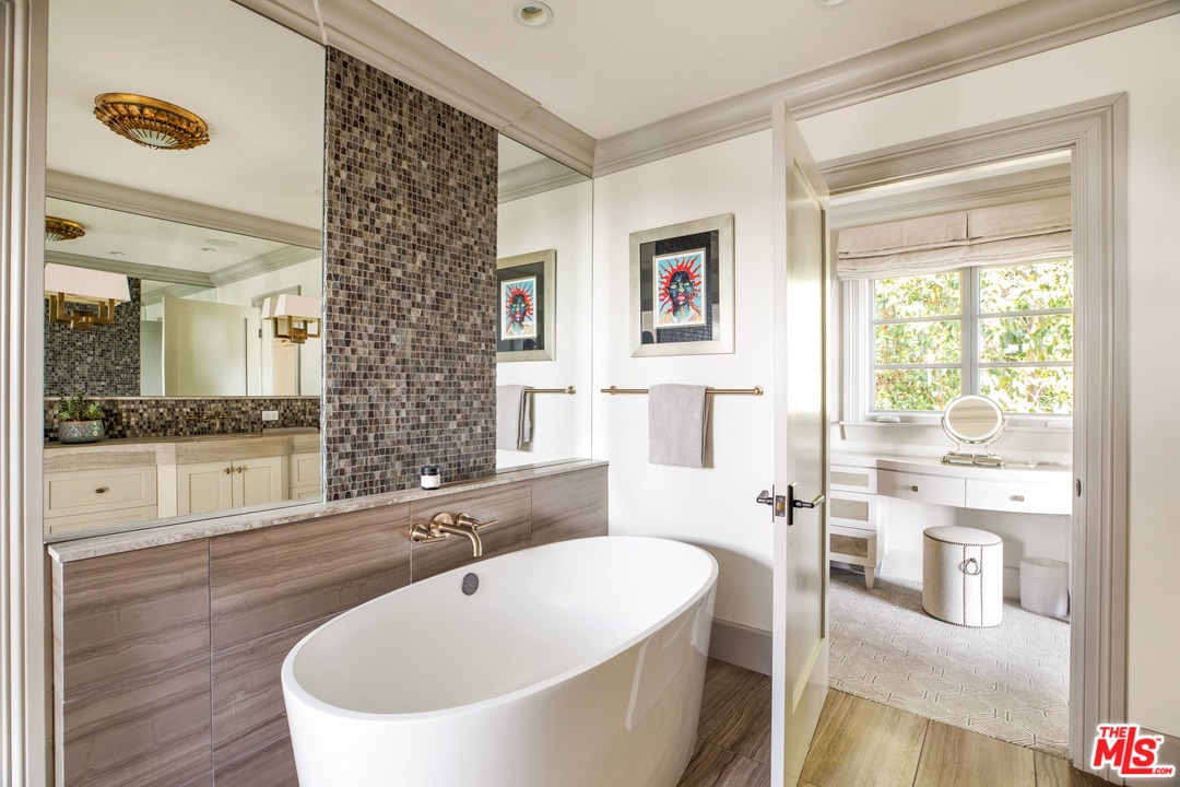 1126 Stradella Road Los Angeles, CA 90077 - Photo 22 of 40